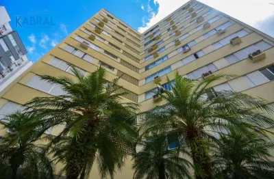 Apartamento com 3 quartos para alugar na Rua Esteves Júnior, 99, Centro, Florianópolis