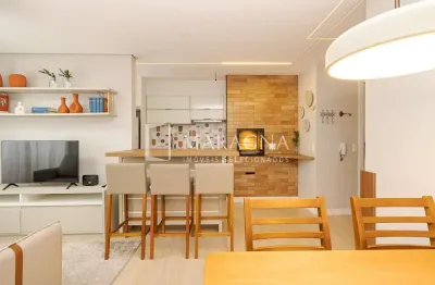 Apartamento totalmente mobiliado e decorado, 2 quartos, lavabo, e 1 vaga de garagem no Centro Cívico