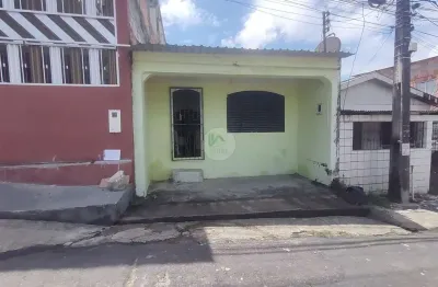 Casa com 3 quartos para alugar na Rua Abdon Queiroz, 6, Petrópolis, Manaus