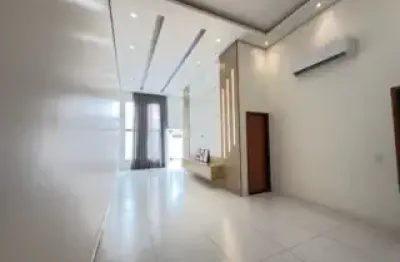 Casa de alto padrão no parque dez - financia/ 3 quartos - semi mobiliada