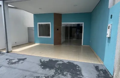 Alugo Casa em Residencial fechado/ Parque dez - Próximo de tudo