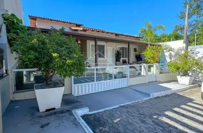 Casa linear individual de condomínio monte verde em morada de laranjeiras