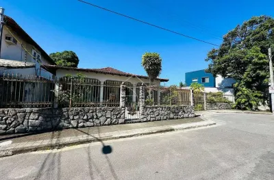 Casa com 4 quartos à venda na Avenida Carlos Gomes de Sá, Morada de Camburi, Vitória