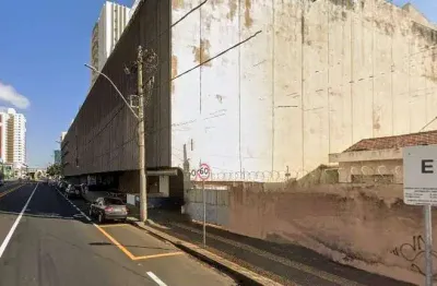 Vende-se um terreno de 520 metros quadrados no centro da cidade - excelente oportunidade!