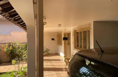 Casa à venda, 3 quartos, 1 suíte, 2 vagas, mercês - uberaba/mg