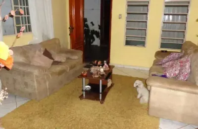 Casa com 2 quartos à venda no Conjunto Maringá I, Uberaba 