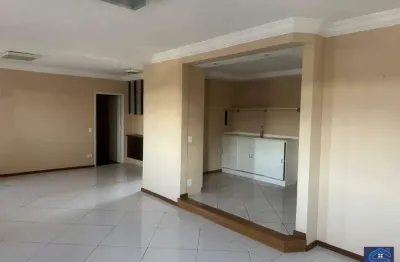 Vende-se ótimo apartamento com excelente localização!