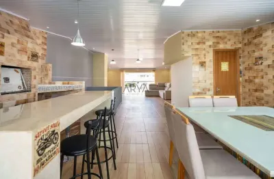 Casa com 3 quartos à venda na rua frei nicodemus grunhoff, 111, bacacheri, curitiba, 226 m2 por r$ 850.000