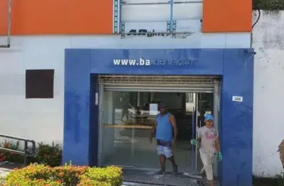 Sala comercial para alugar na Rua Maria Isabel dos Santos, 50, Centro, Lauro de Freitas