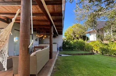 Casa em condomínio fechado com 3 quartos à venda na Rodovia BA-099, 8, Praia do Forte, Mata de São João