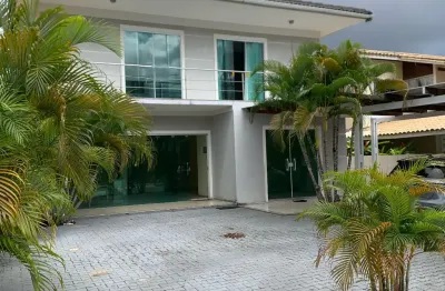 Casa em condomínio fechado – 4 suítes, segurança 24h