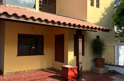 Casa à venda em lauro de freitas - oportunidade para mora em condominio