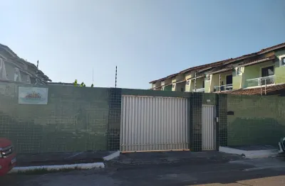 Village duplex com 02 suítes, sala ampla, garagem coberta, lavabo, cozinha com armários, área de serviço.