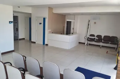 Ponto comercial com 6 salas para alugar na Rua Priscila B Dutra, 800, Buraquinho, Lauro de Freitas