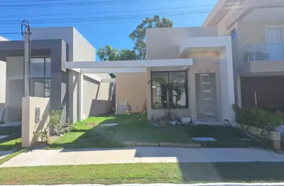 Bela casa térrea, 3/4, 2 suítes, 2 vagas de garagem, sala ampla integrada com cozinha e com pé diretio alto e imponente,