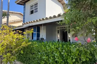 Casa à venda em condomínio / lauro de freitas próximo à  avenida luiz tarquinio