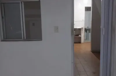 Casa com 2 quartos para alugar na Rua do Uruguay, Mares, Salvador