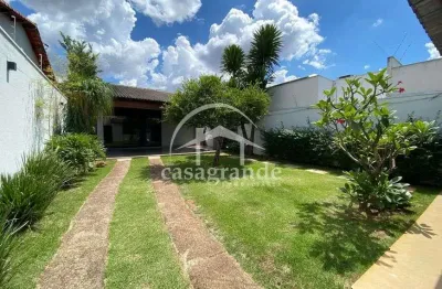 Casa com 3 quartos à venda na rua pirapuã, 1, jardim karaíba, uberlândia por r$ 1.390.000