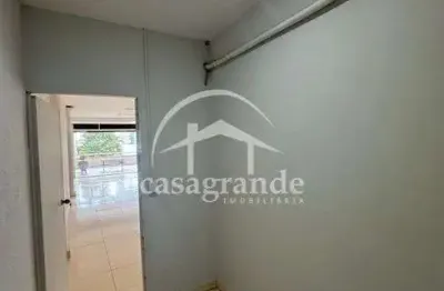 Sala comercial com 1 sala para alugar no santa mônica, uberlândia  por r$ 1.500