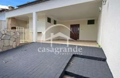 Casa com 3 quartos para alugar no Vigilato Pereira, Uberlândia  por R$ 6.000
