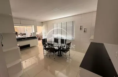 Casa com 3 quartos para alugar na Avenida Salomão Abrahão, 1, Santa Mônica, Uberlândia por R$ 6.200