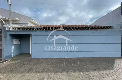 Casa com 3 quartos para alugar na Avenida Ortízio Borges, 1, Santa Mônica, Uberlândia por R$ 3.100