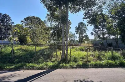 Terreno com 1.220 metros quadrados com topografia plana a venda no bairro novo horizonte região do aeroporto em juiz de fora.