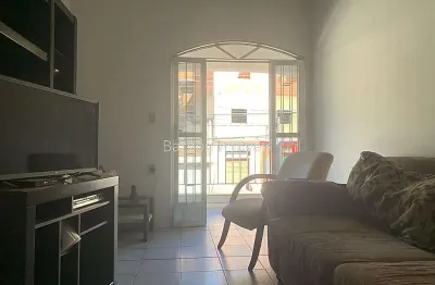 Casa com 03 quartos sendo 1 suíte à venda no bairro progresso em juiz de fora mg.