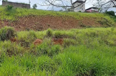 Terreno de 300 metros quadrados com platô para venda no bairro miguel marinho em juiz de fora