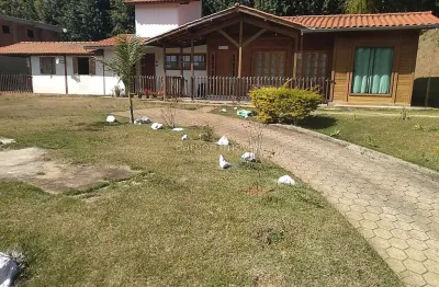 Linda granja com 3 suítes a venda no condomínio miragem em simão pereira