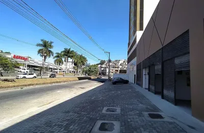 Lojão novo com 307 metros de frente para a rua com 15 metros de frente e pé direito alto para venda no bairro teixeiras em juiz de fora