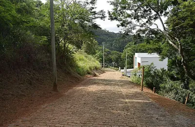 Oportunidade de morar ao meio da natureza em um lote com 1.861 metreos quadrados no condomínio ecológico estrada real em juiz de fora