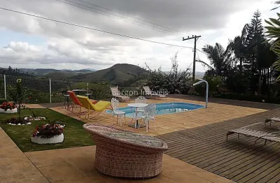 Linda granja em condomínio com no bairro santa cruz em juiz de fora