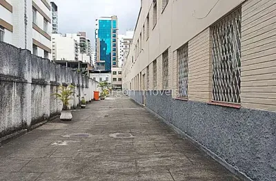 Apartamento térreo com 2 quartos a venda no centro de juiz de fora