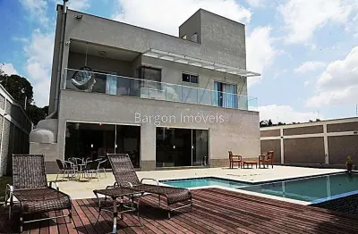 Linda casa de três quartos a venda no bairro novo horizonte, juiz de fora.
