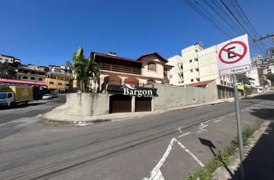 Casa duplex com 4 quartos sendo 2 suítes a venda no bairro santa cecilia em juiz de fora