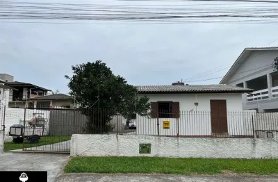 Casa à venda no Próspera, Criciúma 
