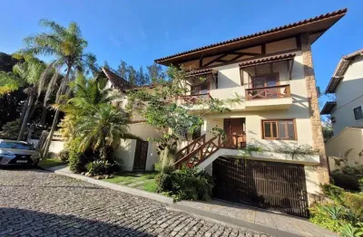 Vendo casa com 5 quartos (4 suítes), 4 vagas na barra da tijuca