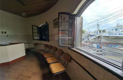 Excelente oportunidade: imóvel de  72m² em bento ribeiro, em frente a estação de trem.