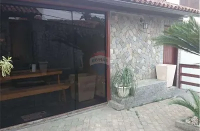 Casa com 3 quartos, 3 banheiros no condomínio gramado, taquara, jacarepaguá.