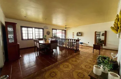 Casa ampla e aconchegante na freguesia jacarepaguá por r$ 760.000, com 4 quartos , 369 m², em terreno de 12x49 ( 588m²) na freguesia.