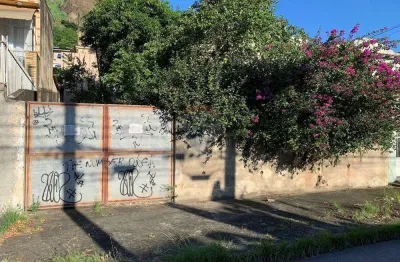 Terreno VIla Kosmo em rua residencial próximo ao Metro Vicente de Carvalho