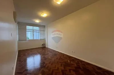 Vendo apartamento (studio) com 1 quarto e 1 vaga de garagem na praça da república - centro rj
