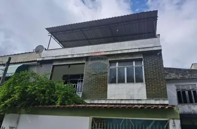 Casa de Vila à Venda na Estrada Intendente Magalhães, em Madureira, com 259 m² e 3 quartos