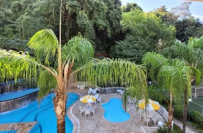 Vendo apartamento reformado com 2 quartos (1 suíte) varandão – 1 vaga na escritura!