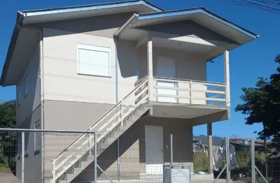 Otima casa com dois pavimentos em caxias do sul, em ponto nobre