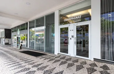 Studio semimobiliado com sacada e churrasqueira para alugar no Bigorrilho