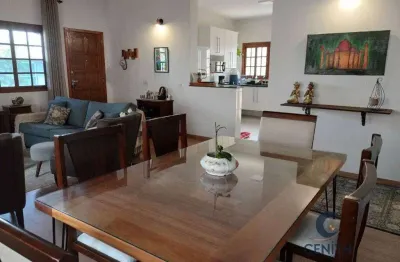Casa térrea com 3dorms/1sts, churrasqueira, piscina, climatizada! à venda.