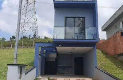 Linda casa com 3dorms/1sts, em condomínio com lazer e segurança!