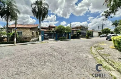 Casa reservada e rústica com 4 dorms/2sts, churrasqueira e jardim!